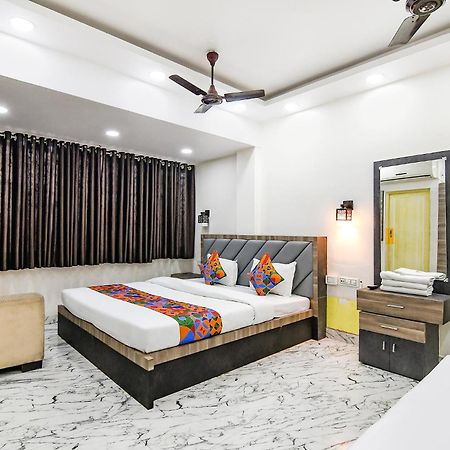 Fabexpress Sr Royale - Nr Sealdah Station Hotel Колката Екстериор снимка