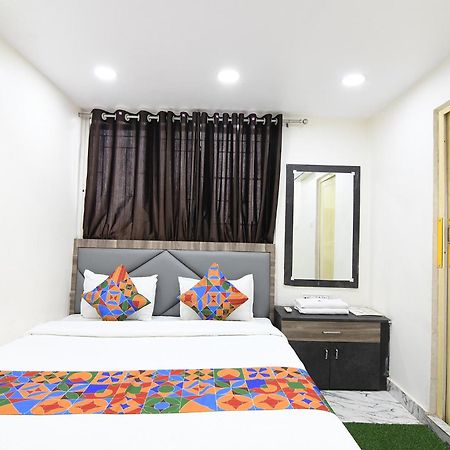 Fabexpress Sr Royale - Nr Sealdah Station Hotel Колката Екстериор снимка