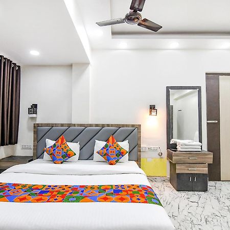 Fabexpress Sr Royale - Nr Sealdah Station Hotel Колката Екстериор снимка