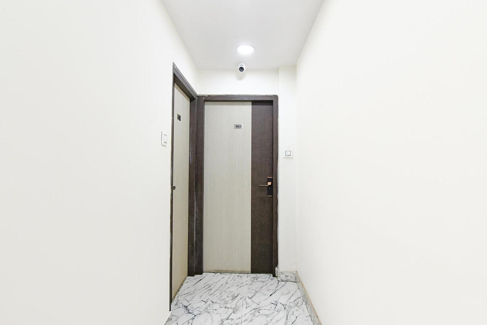 Fabexpress Sr Royale - Nr Sealdah Station Hotel Колката Екстериор снимка