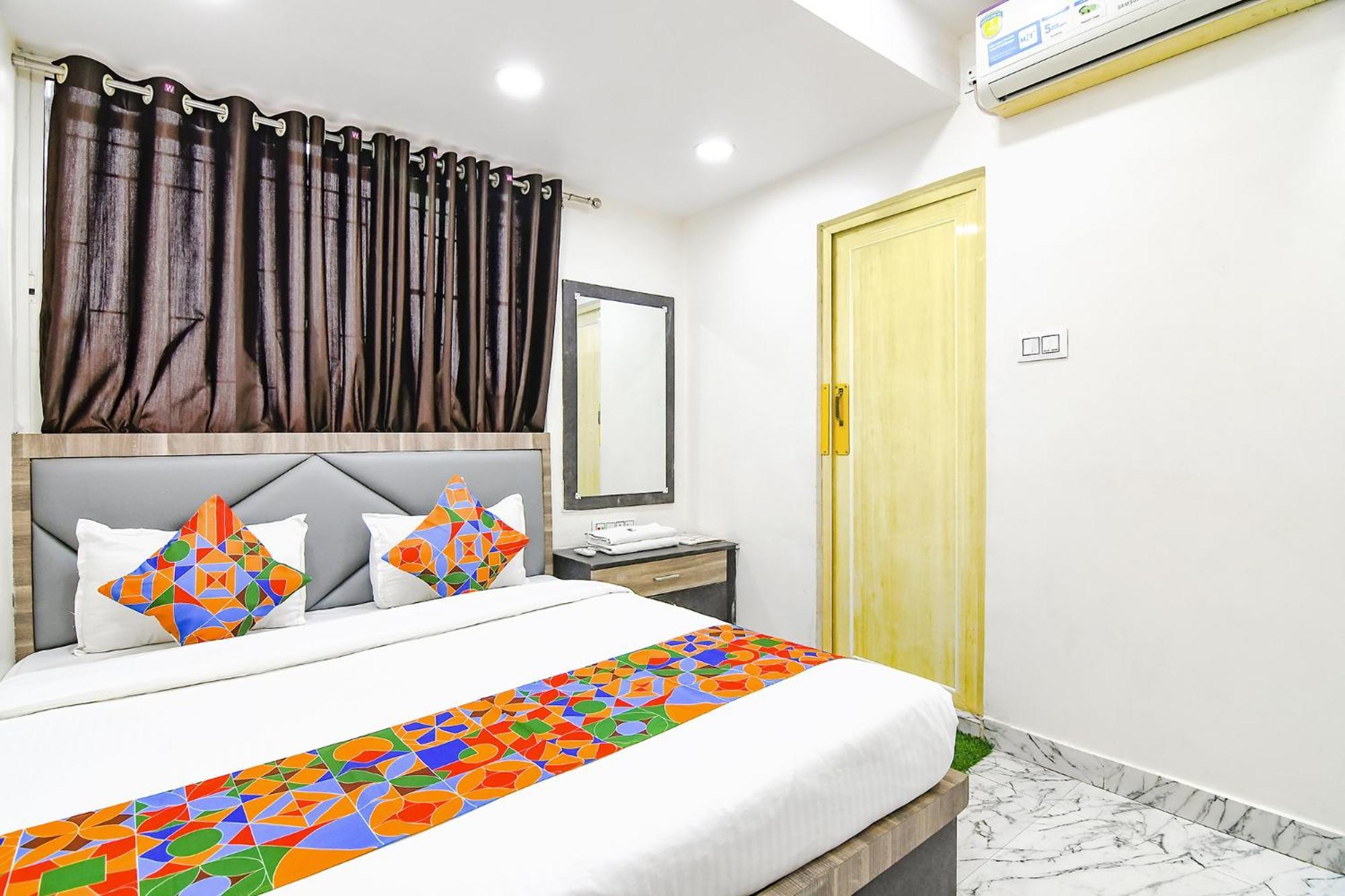 Fabexpress Sr Royale - Nr Sealdah Station Hotel Колката Екстериор снимка