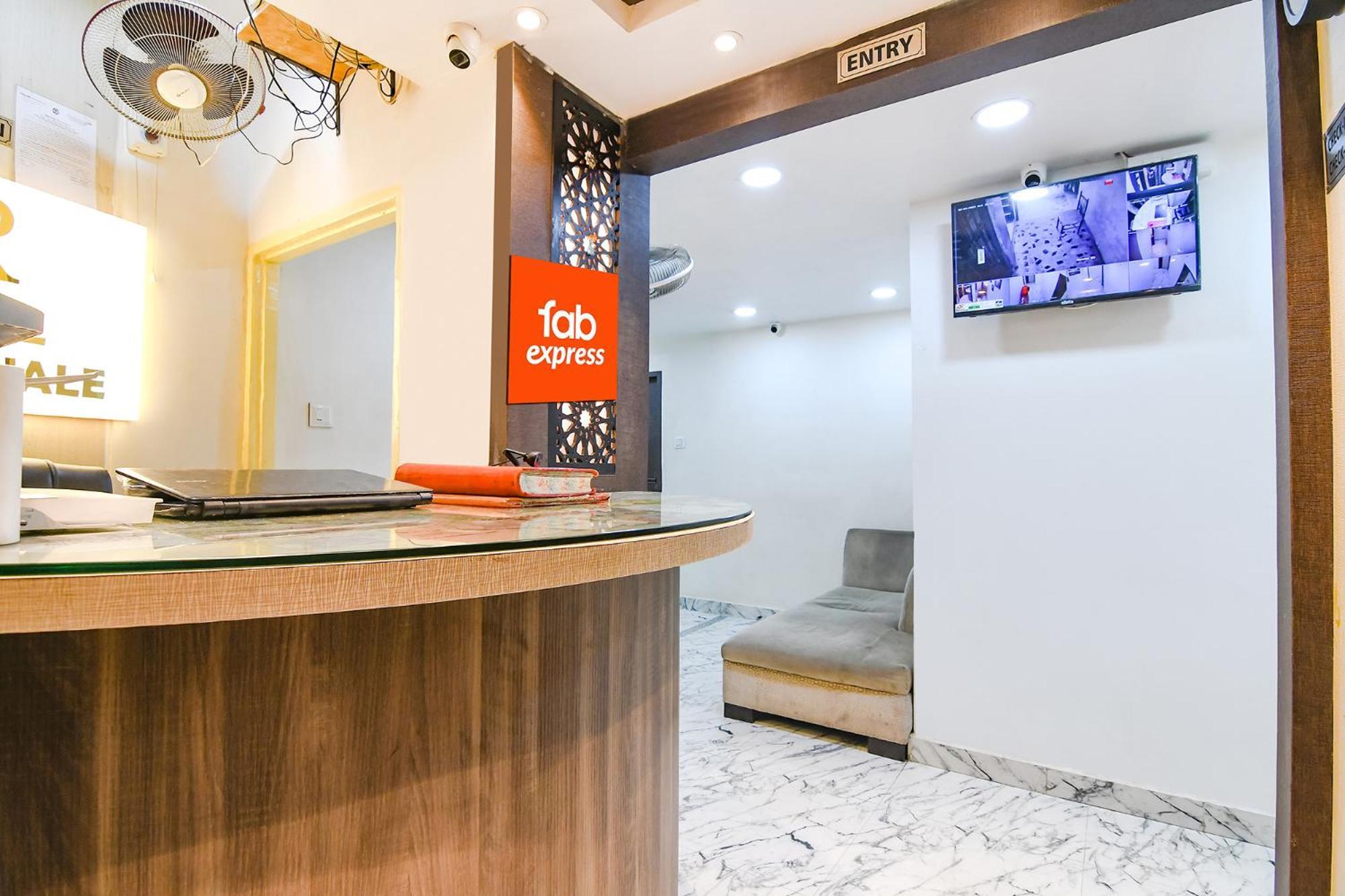 Fabexpress Sr Royale - Nr Sealdah Station Hotel Колката Екстериор снимка