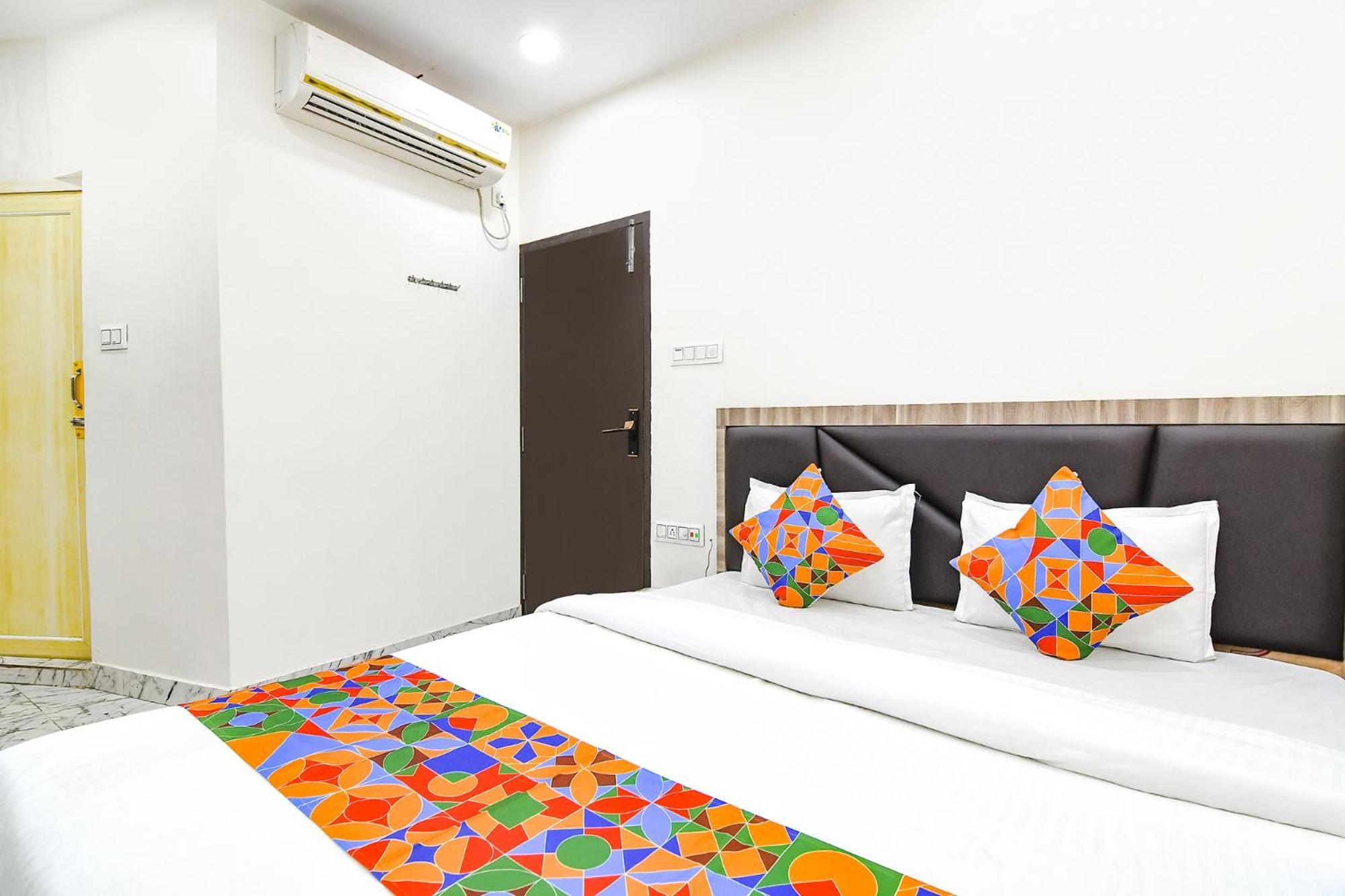 Fabexpress Sr Royale - Nr Sealdah Station Hotel Колката Екстериор снимка